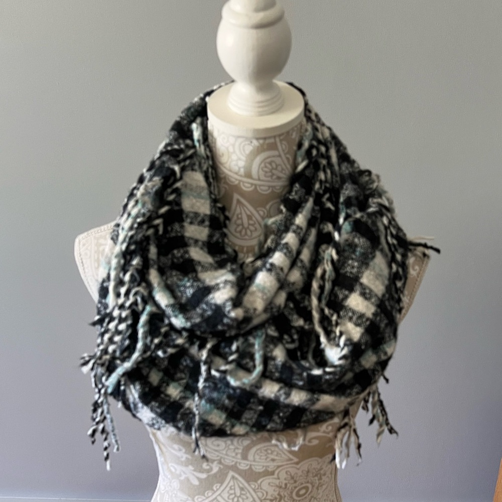 Mia & Tess - Black and White Plaid Infinity Scarf - One Size - New with Tags